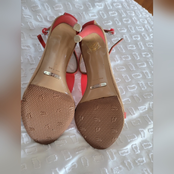 Burberry red heeled sandals - Picture 7 of 11